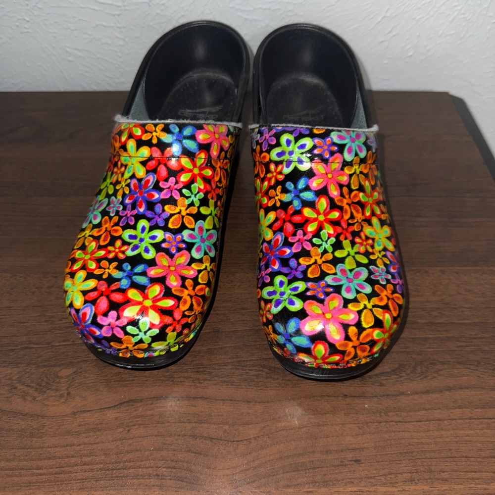 Flower Power Dansko Clogs *rare Size 41
